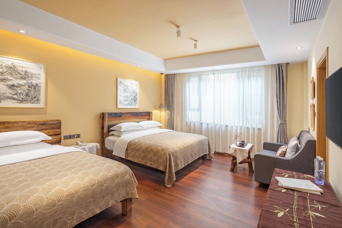 基本三人房 | Select Comfort 床墊、遮光布/窗簾、熨斗/熨  衣板、免費搖籃/嬰兒床