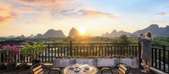 Guilin Village Creek Inn