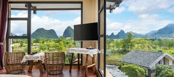 Guilin Village Creek Inn
