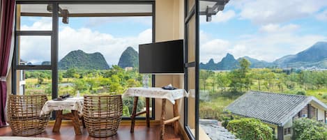 Habitación doble panorámica | Cortinas blackout, tabla de planchar con plancha y wifi gratis