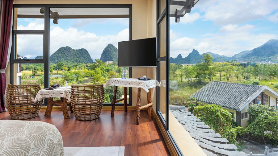 Guilin Village Creek Inn