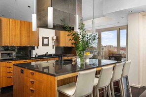 Imagen sin descripción, 4 de 35, botón