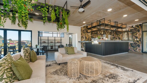 Restaurant - Ballito Village 355 (Ballito)