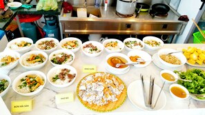 Desayuno continental todos los días (con cargo) 