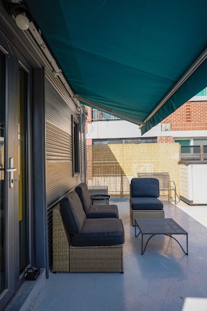 Exclusive Studio Suite (non-Korean nationals only) | Terrasse/Patio