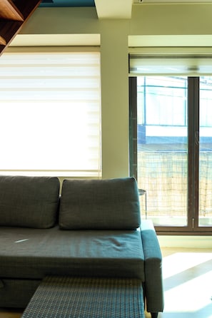 Premier House (non-Korean nationals only) | Living area - Hongdae Private Guesthouse (Seoul)