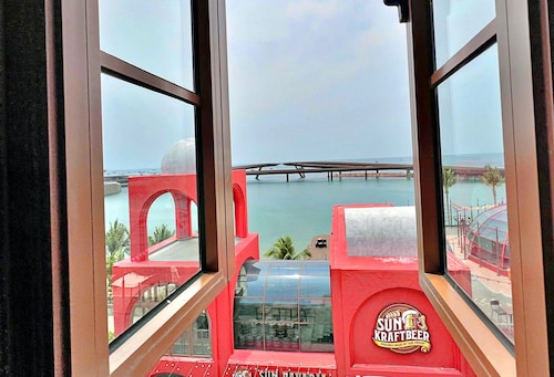 HANZ Lagoon Sunset Boutique Hotel