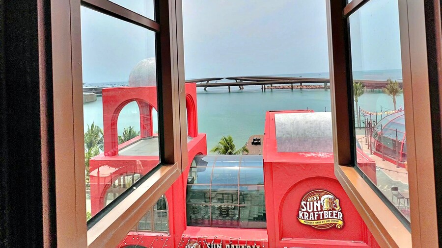 HANZ Lagoon Sunset Boutique Hotel