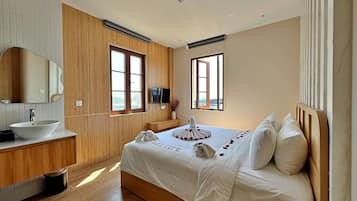 Deluxe Double Room, 1 Queen Bed, Sea View, Sea Facing