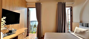 HANZ Lagoon Sunset Boutique Hotel