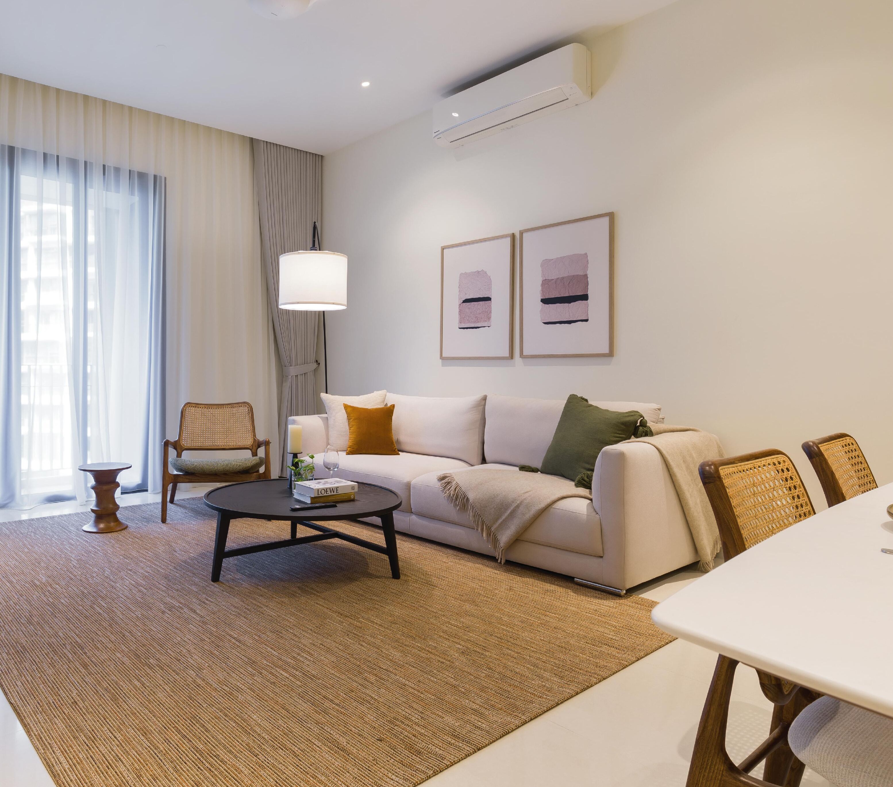 Three Bedroom Suites | Ruang tamu | 42 inci sebuah televisyen pintar dengan kabel, Netflix 