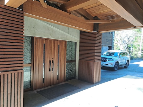 Fachada da propriedade. Daisen Basecamp