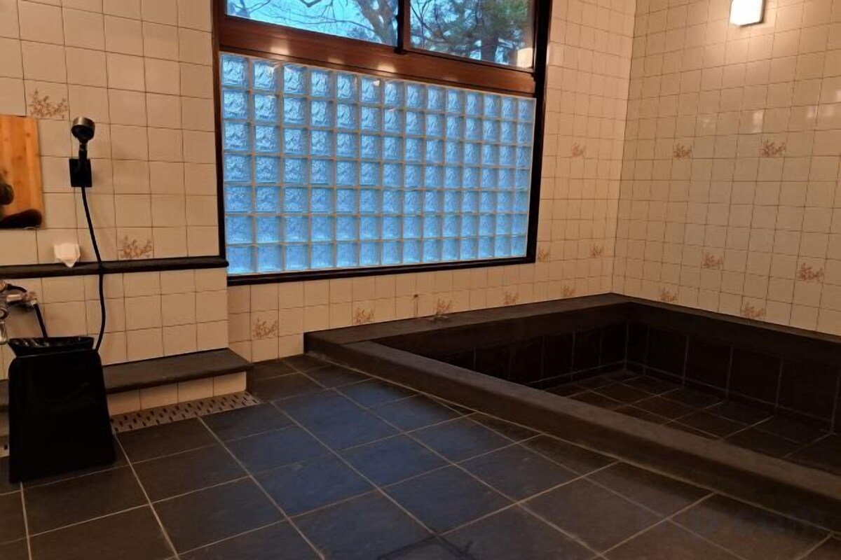 Bathroom | Separate tub and shower, spring water tub, hydromassage showerhead