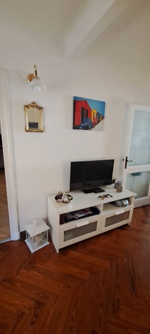 Interior - In the Piazzetta in Nervi (Genova)