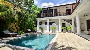Vila Desain, 3 kamar tidur | Pemandangan halaman