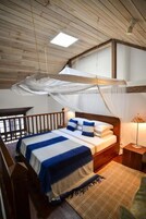 3 habitaciones, escritorio, tabla de planchar con plancha y wifi gratis