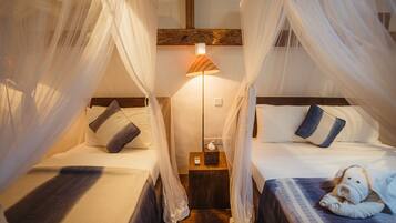 3 bedrooms, desk, iron/ironing board, free WiFi