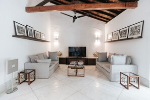 디자인 빌라, 침실 3개 | 거실 공간 | DVD 플레이어