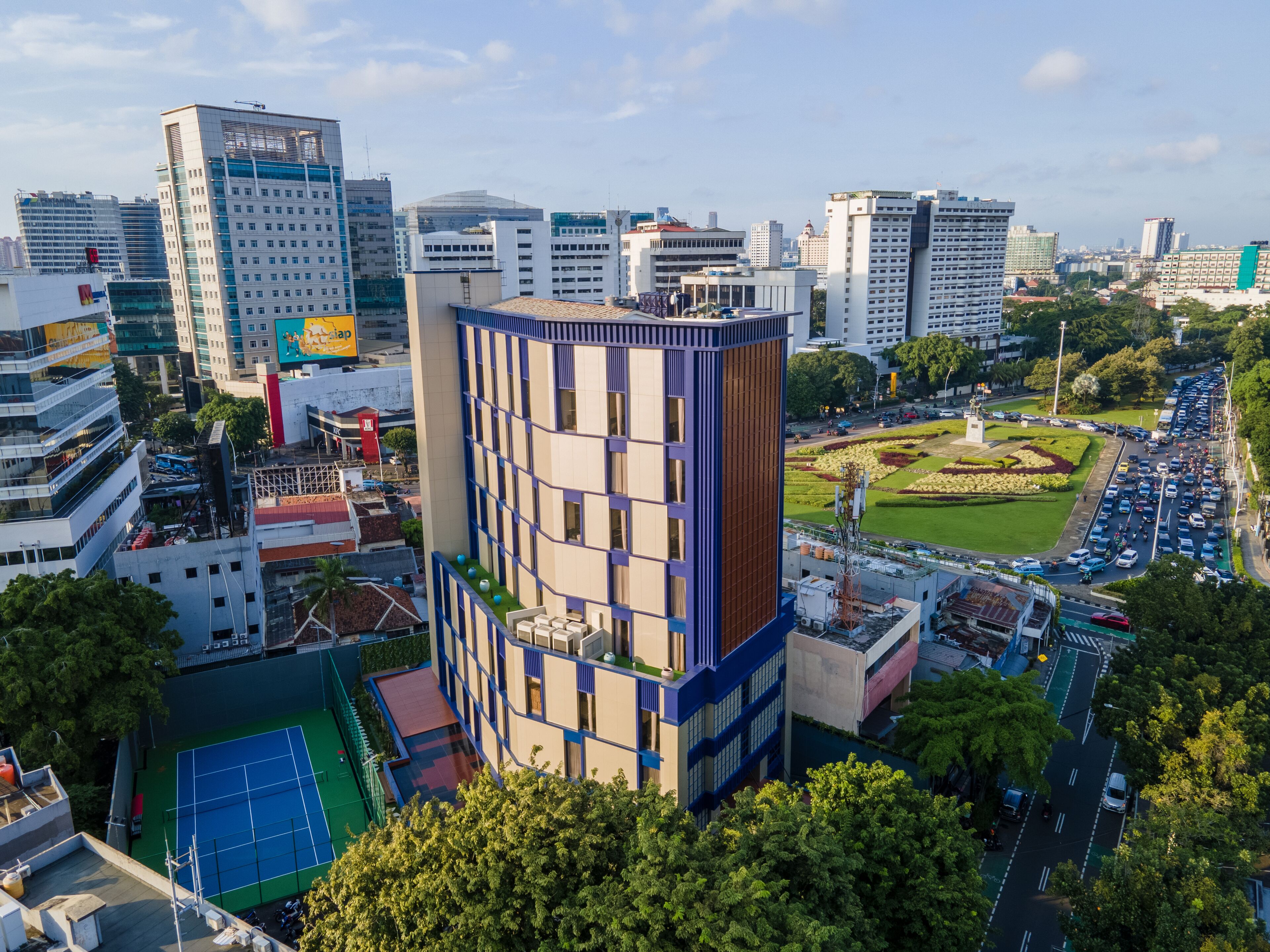 المنشأة من الخارج