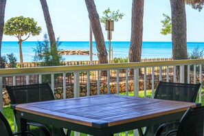 تناول الطعام بالخارج