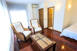 4 chambres, fer et planche à repasser, draps fournis