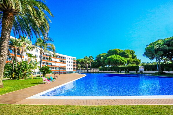 Pool - SOL Cambrils Park 18 (Cambrils)