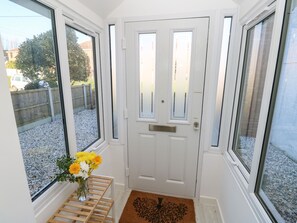 Interior - 1 Star Cottages (Freshwater)