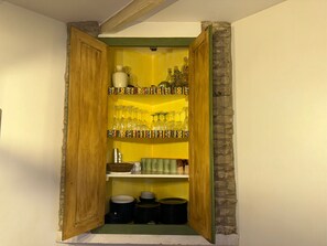Interior - Welcome    (Saint-Pierre-de-Vassols)