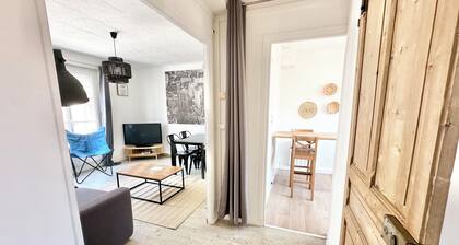 Appartement lumineux - Balcon - Plage Ă 1 minute Ă pieds