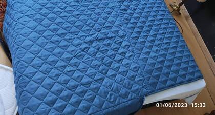 Room in Guest Room - Large Private Room D in Brucelles