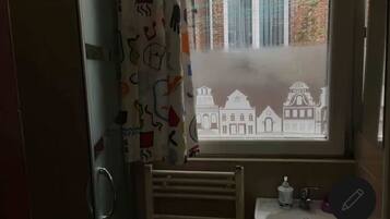 Dormitorio compartido, 1 habitación, para fumadores | Baño