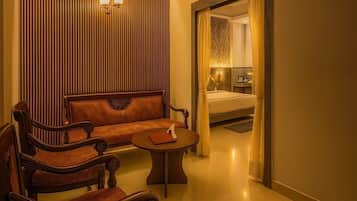 1 bedroom, Egyptian cotton sheets, premium bedding, down duvets