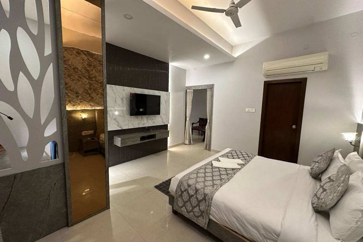 Suite Supérieure, 1 très grand lit, non-fumeurs, climatisation | 1 chambre, draps en coton égyptien, literie de qualité supérieure