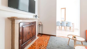 Economy-Apartment, Mehrere Betten, 2 Bäder, Seeblick | Wohnbereich