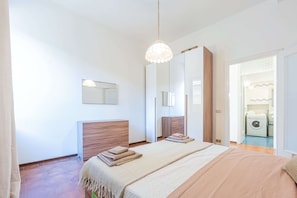 Economy Apartment, Multiple Beds, 2 Bathrooms, Lake View | 2 bedrooms, premium bedding, down duvets, soundproofing
