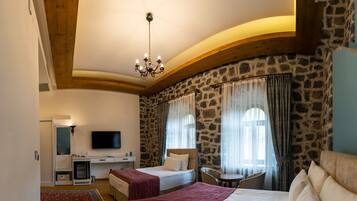 Room | In-room safe, free WiFi, bed sheets