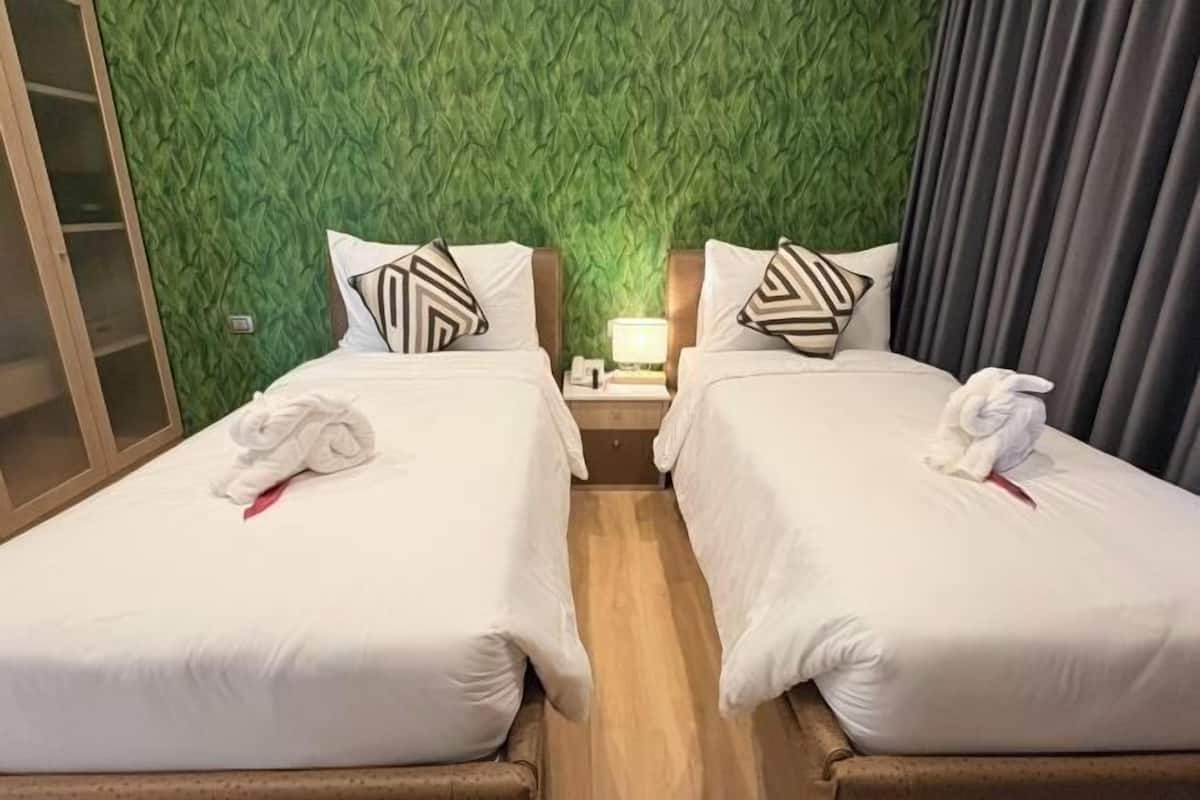 2 bedrooms, in-room safe, individually decorated, individually furnished