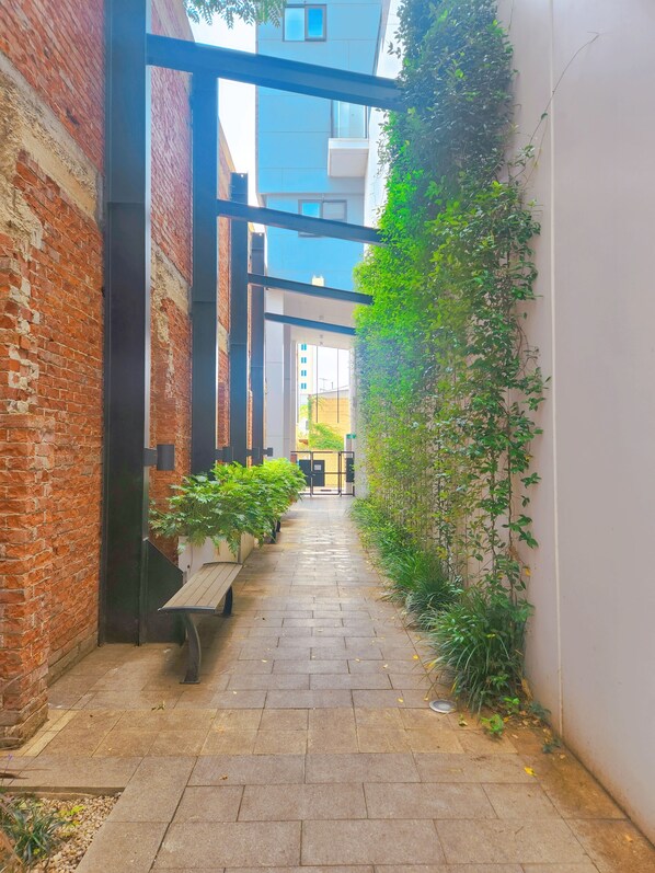 Property grounds - TAO - SURFLEN NO.2 (Adelaide)