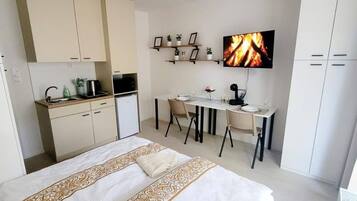 1 makuuhuone, silitysrauta/-lauta, Wi-Fi, vuodevaatteet