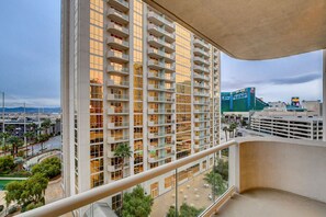 Property grounds - MGM Signature-07-802 1Br 2Ba Balcony Suite (Las Vegas)