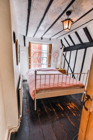 Apartment | 2 bedrooms, iron/ironing board, free WiFi - The Captains Cottage (Hastings)