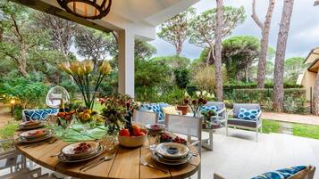 5 bedrooms