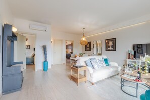 House | 2 bedrooms - Serenity Vista Penthouse (Lucca)