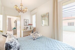 House | 2 bedrooms - Serenity Vista Penthouse (Lucca)