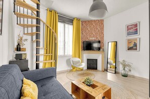 Flat-screen TV - Duplex apartment in the heart of Les Minimes, close to the Canal du Midi and the metro. (Toulouse)