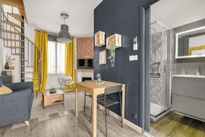 Flat-screen TV - Duplex apartment in the heart of Les Minimes, close to the Canal du Midi and the metro. (Toulouse)