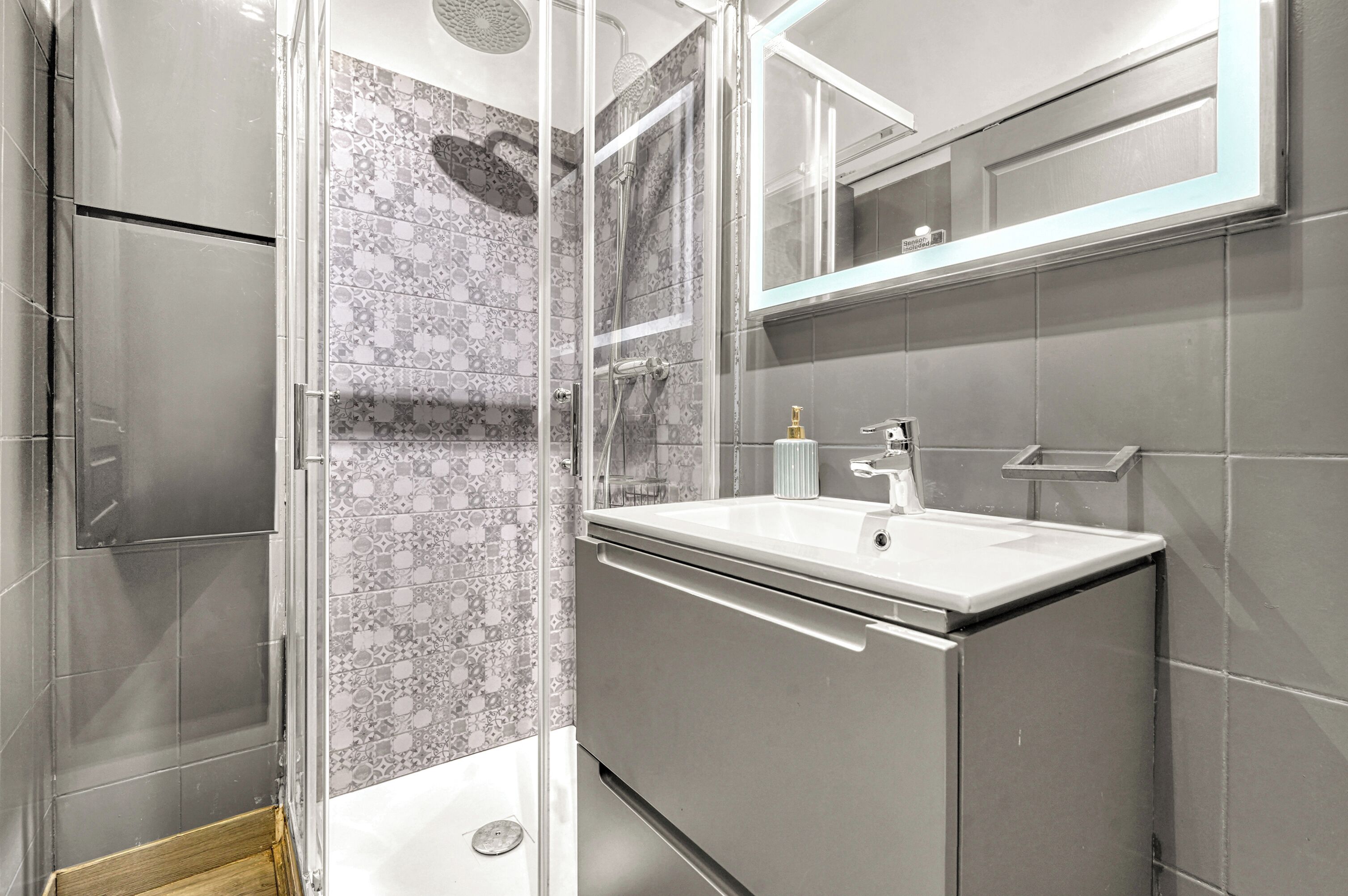 Hair dryer, towels, soap, shampoo