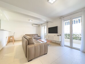 TV - Le Maubourg (Cannes)