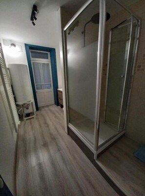 Shower, hair dryer, towels, soap - Entre Plage et Port de Fécamp (Fécamp)