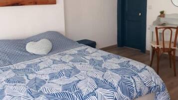 2 bedrooms, desk, travel crib, free WiFi